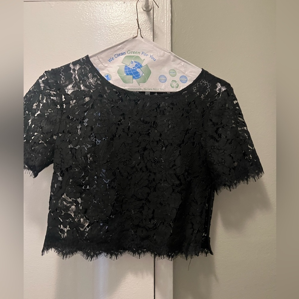 Forever 21 cropped lace top worn once